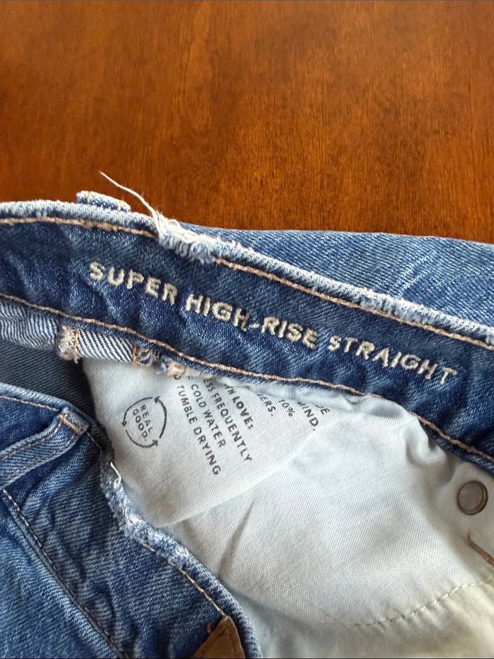 American Eagle Super High-Rise Straight Jeans size 0 short